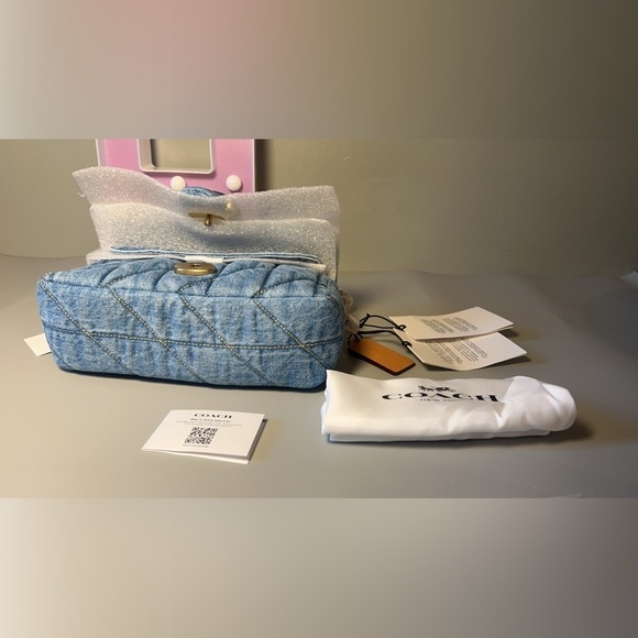 Coach denim tabby 20’ with quilting - Picture 8 of 8